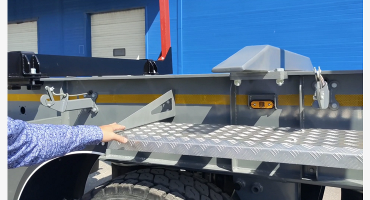 Полуприцеп-сортиментовоз BRAVER BC-330B — боковая площадка и крепления